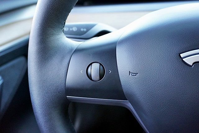 Used 2023 Tesla Model 3 Standard Range RWD image 37