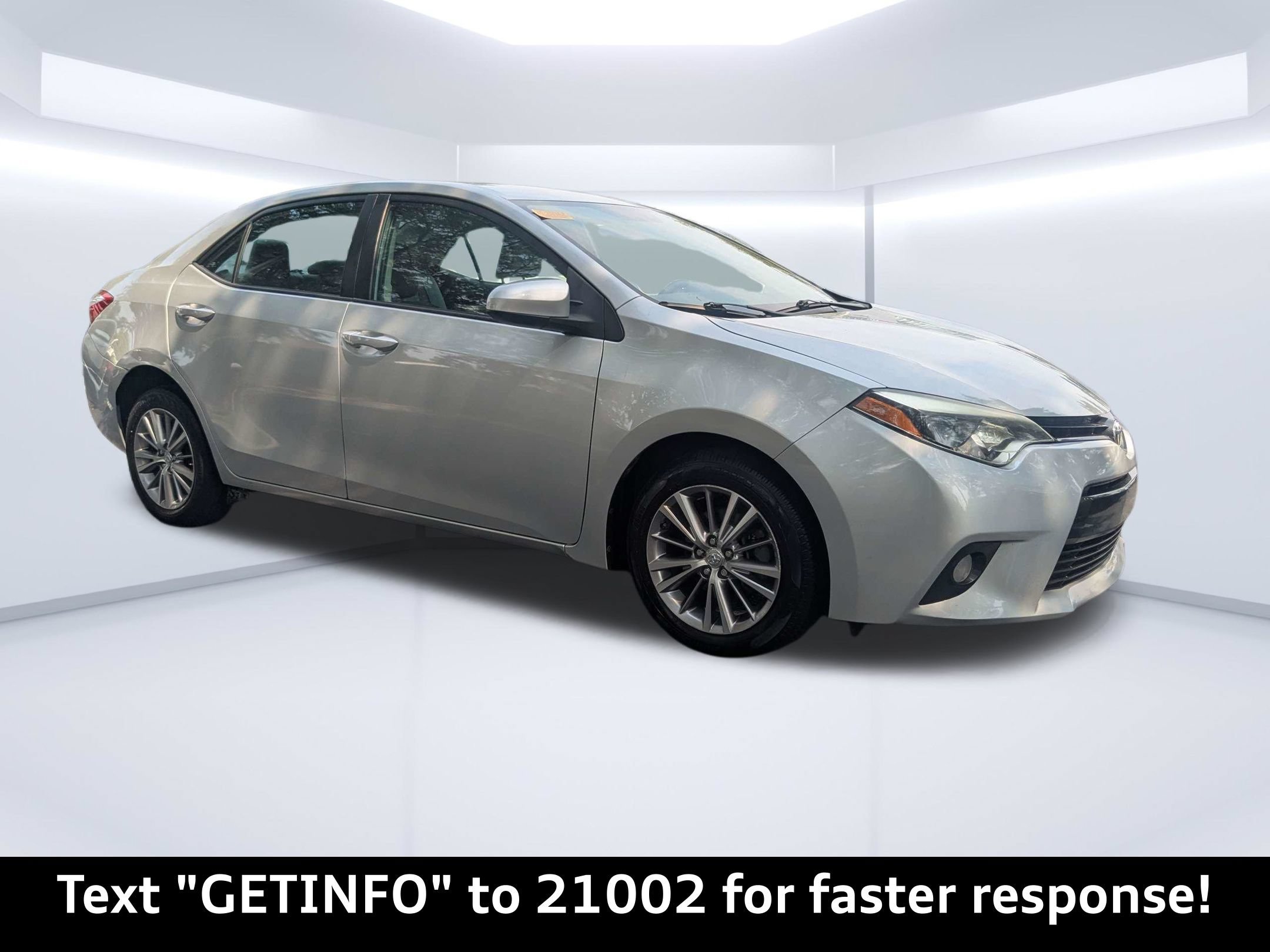 Used 2015 Toyota Corolla LE FWD image 1