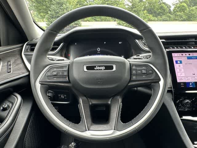 Used 2023 Jeep Grand Cherokee Limited AWD/4WD image 7