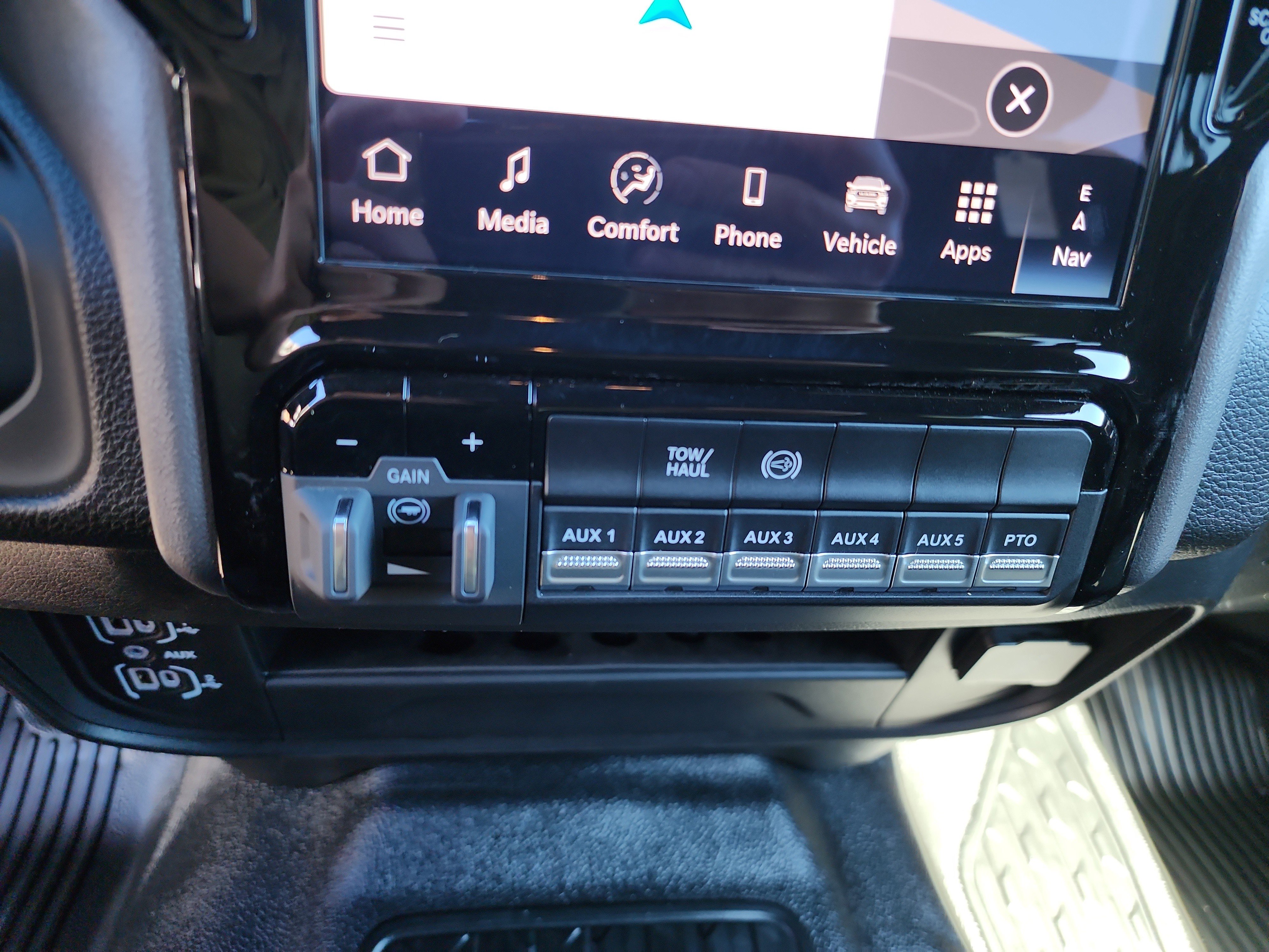 New 2026 RAM 5500 4x4 Crew Cab image 7