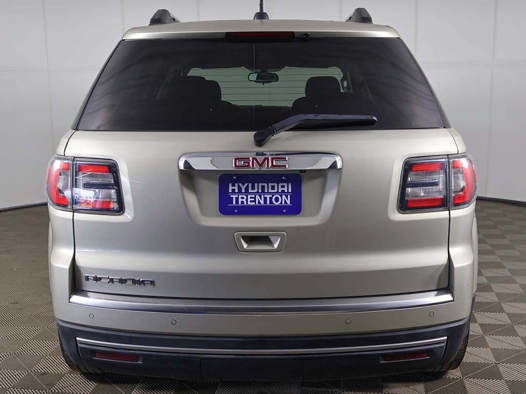Used 2016 GMC Acadia SLE FWD image 9