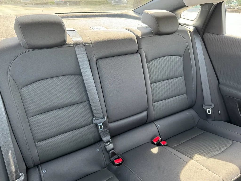 Used 2017 Chevrolet Malibu LT w/ Driver Confidence Package image 18