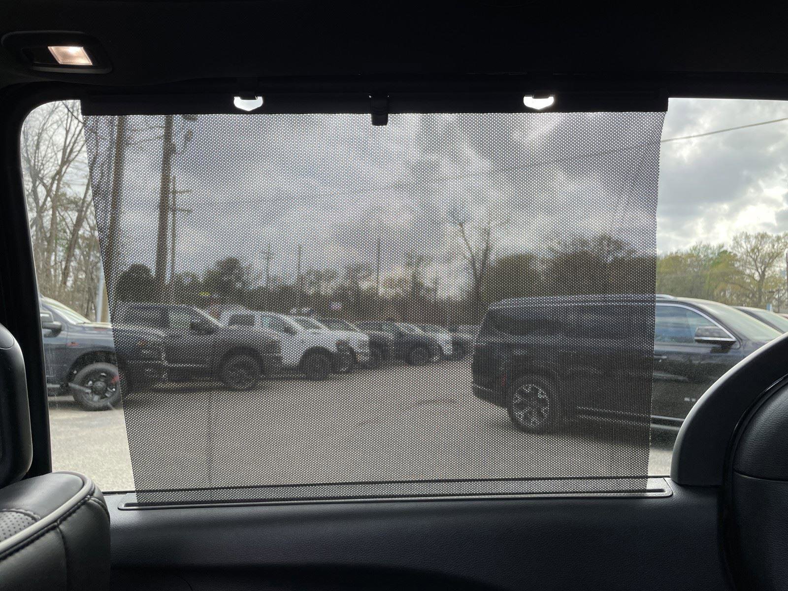 Certified 2025 Chrysler Pacifica Limited image 36