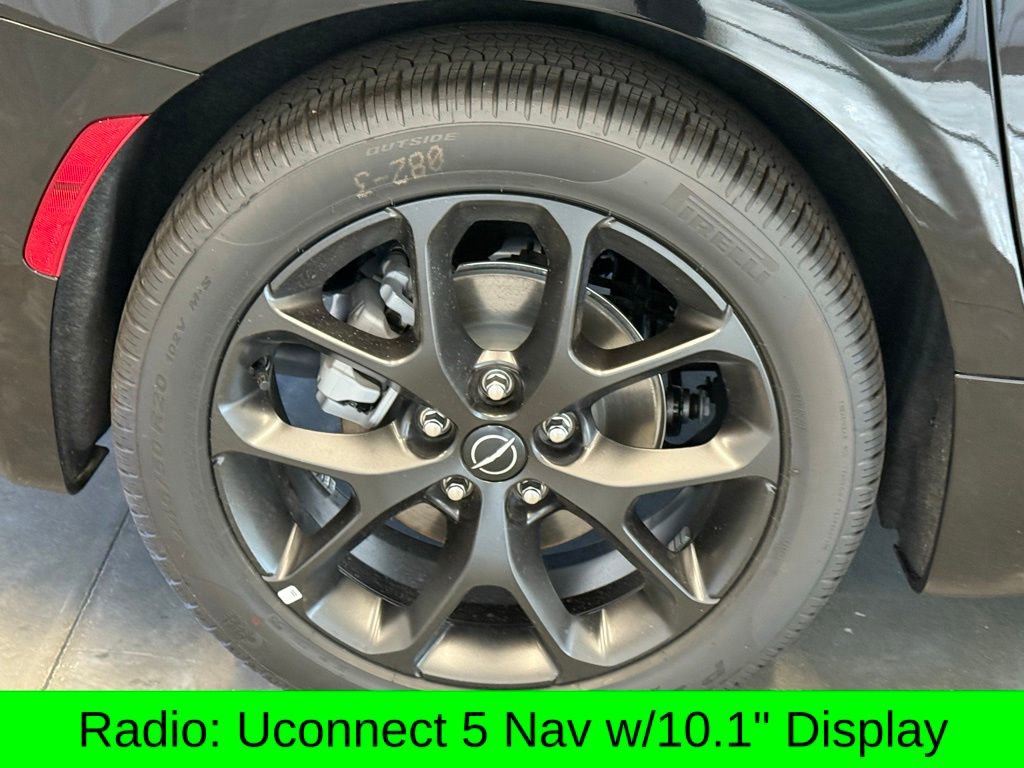 New 2026 Chrysler Pacifica Limited w/ S Appearance Package image 3