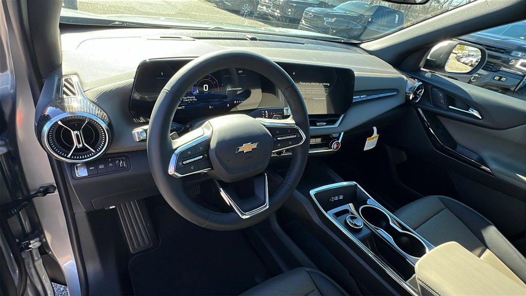 New 2026 Chevrolet Equinox LT w/ Convenience Package II image 17