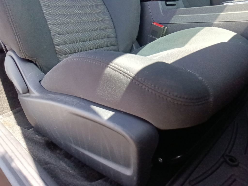 Used 2014 Dodge Challenger R/T RWD image 30