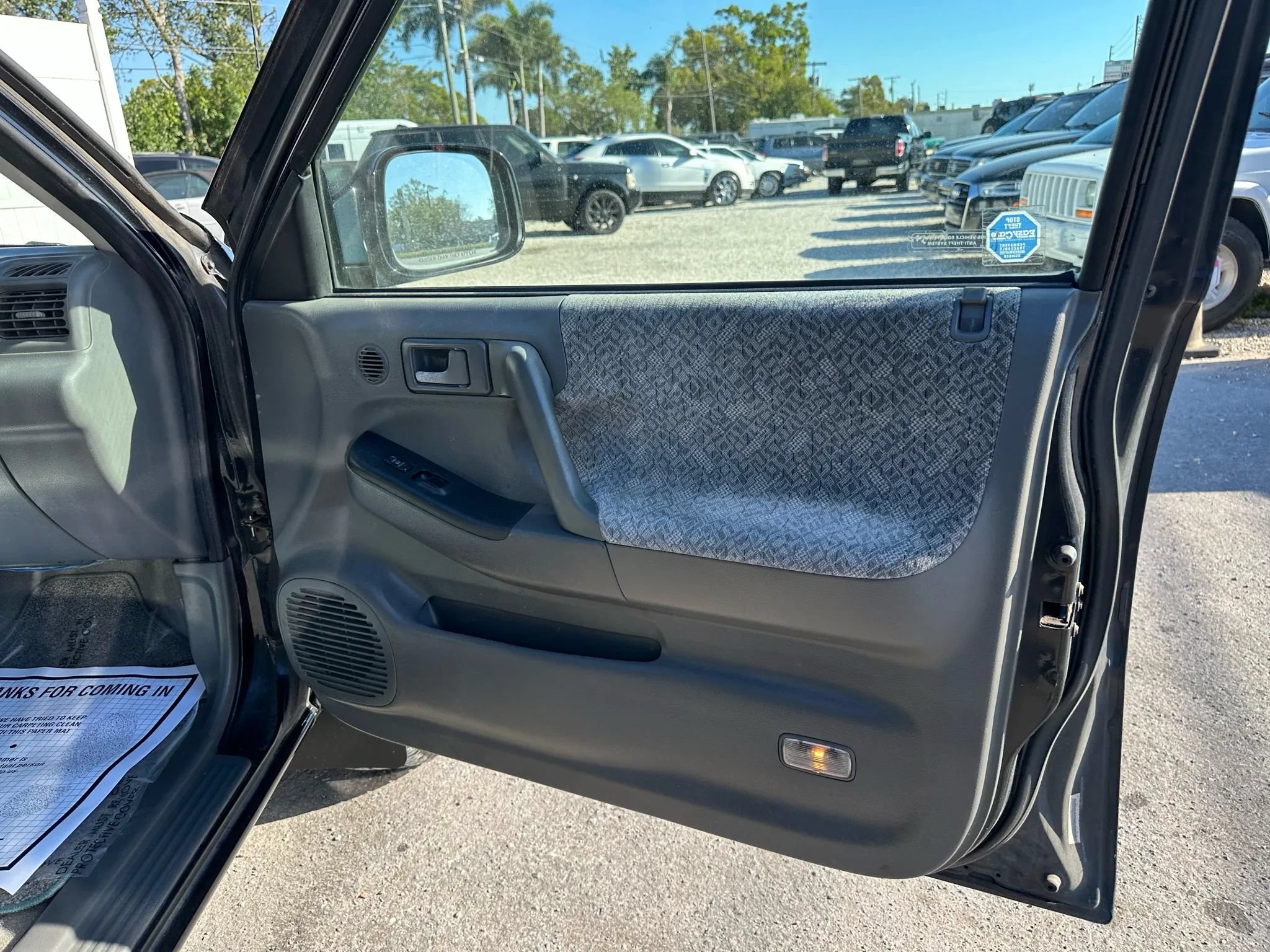 Used 2001 Isuzu Rodeo S RWD image 11