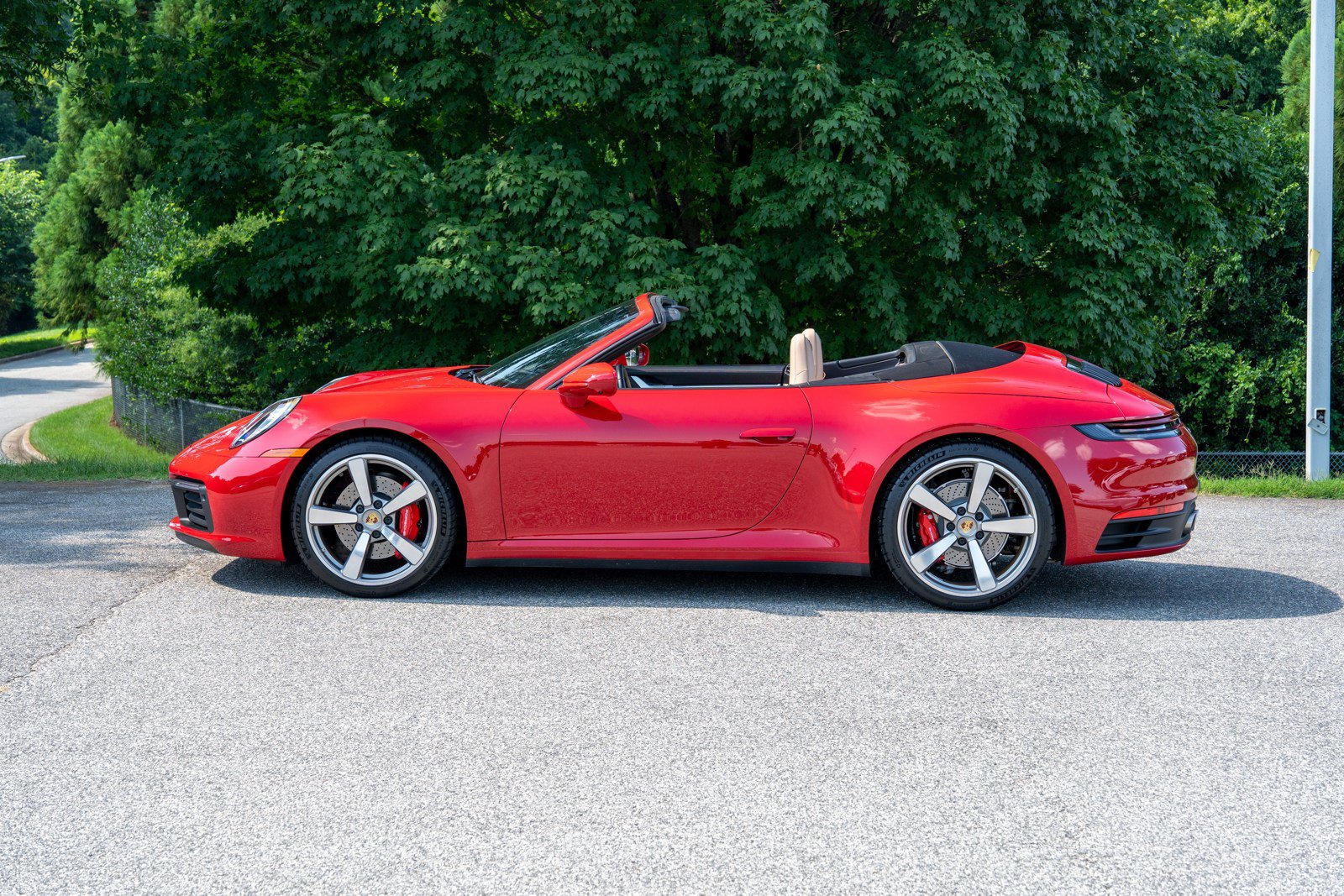 Used 2022 Porsche 911 Carrera 4S AWD/4WD image 2