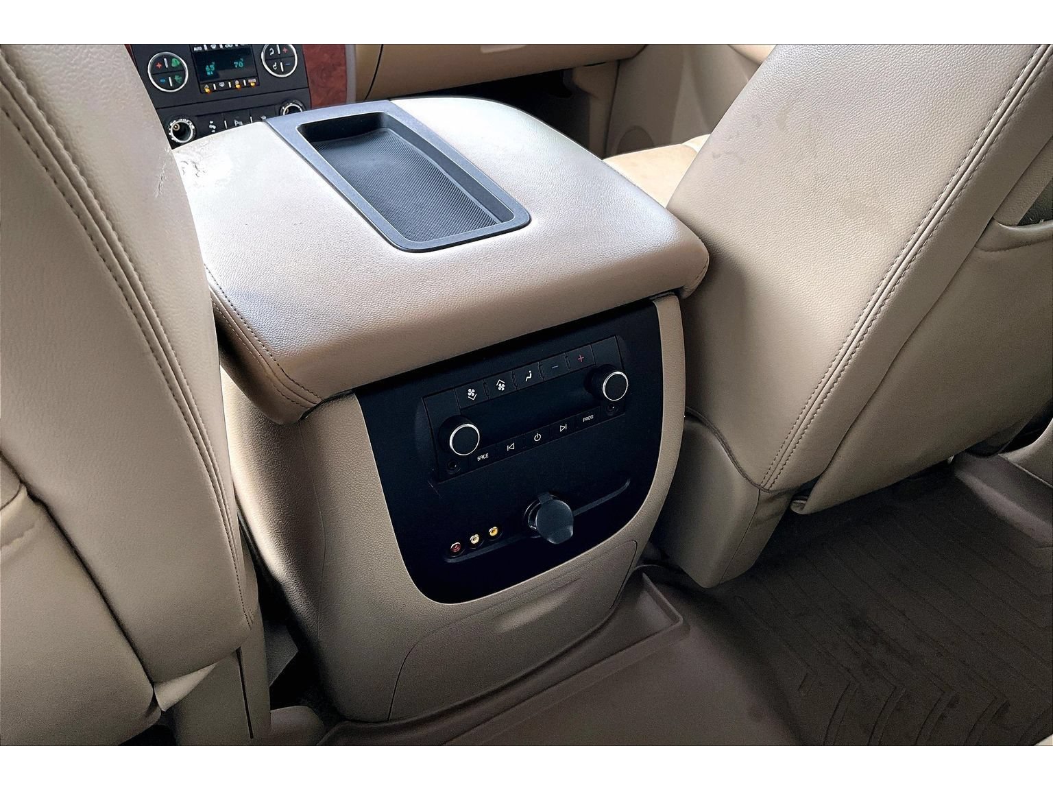 Used 2010 Chevrolet Suburban LT AWD/4WD image 10