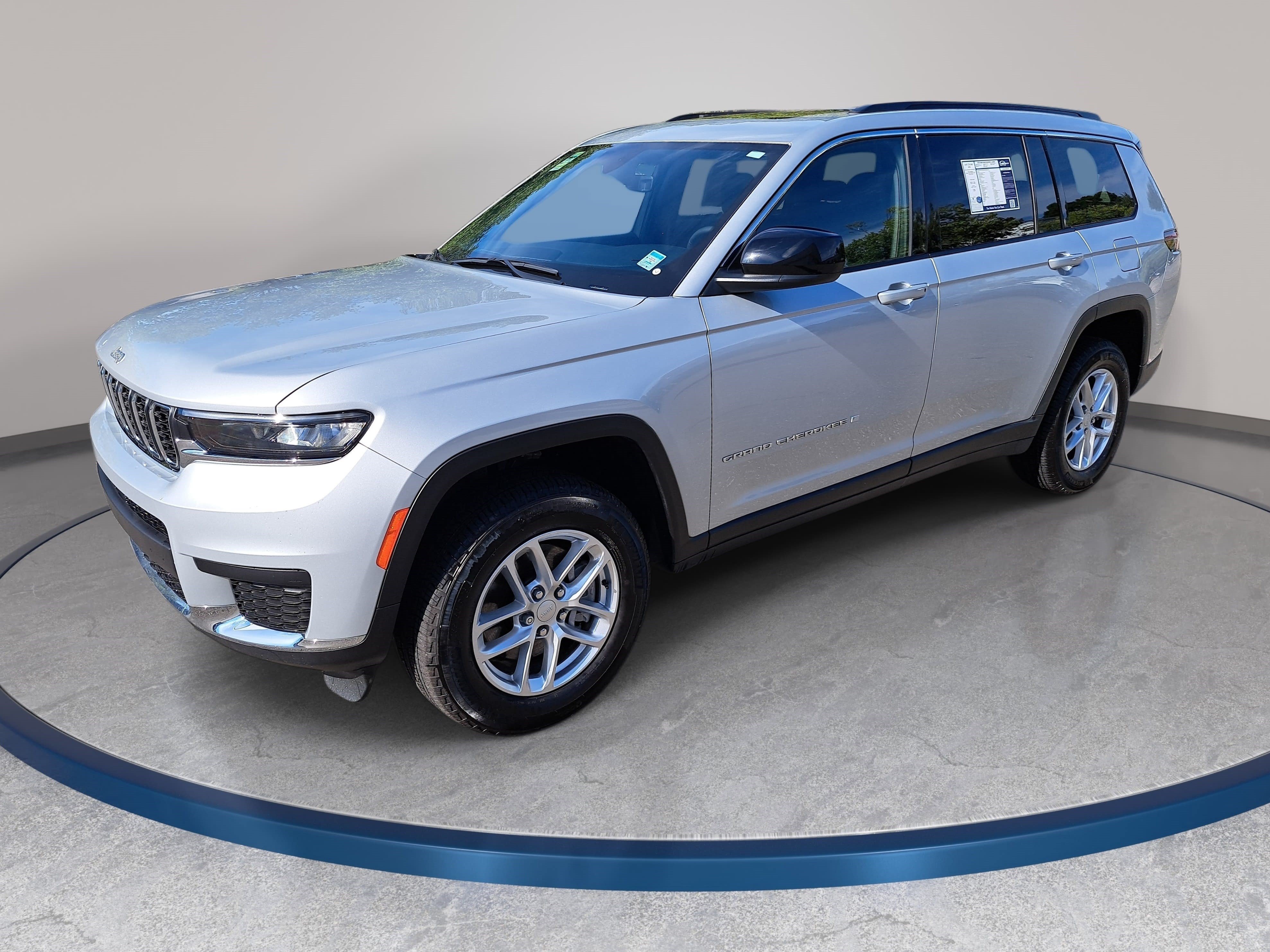 Used 2025 Jeep Grand Cherokee L Laredo w/ Trailer Tow Package AWD/4WD image 1