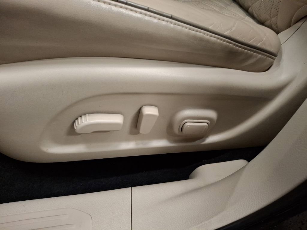 Used 2019 Nissan Murano Platinum image 16