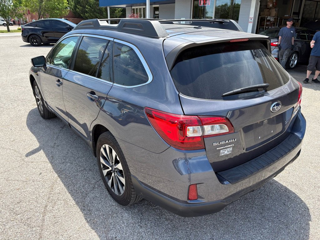 Used 2015 Subaru Outback 2.5i Limited AWD/4WD image 6