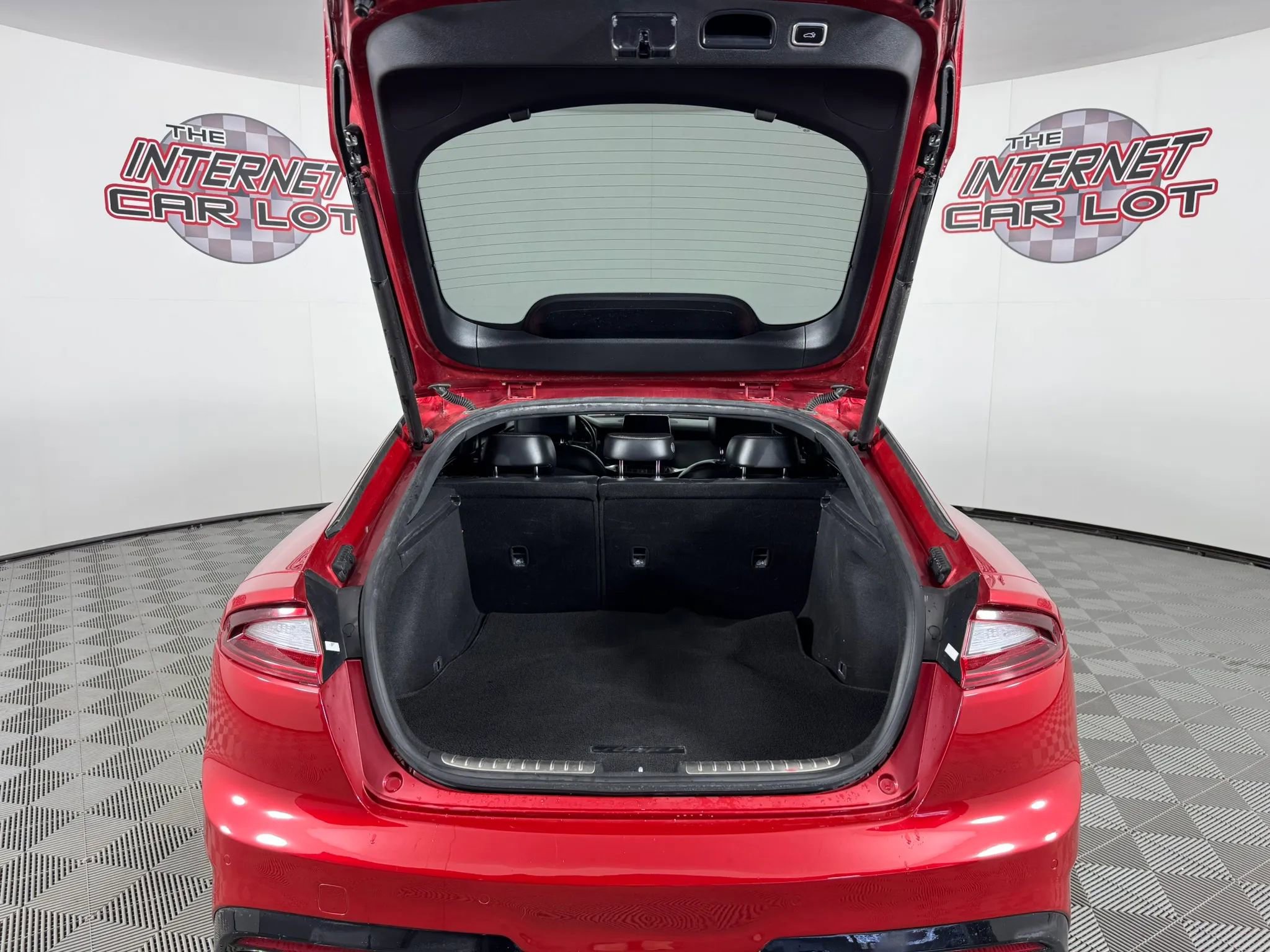 Used 2018 Kia Stinger GT2 AWD/4WD image 29