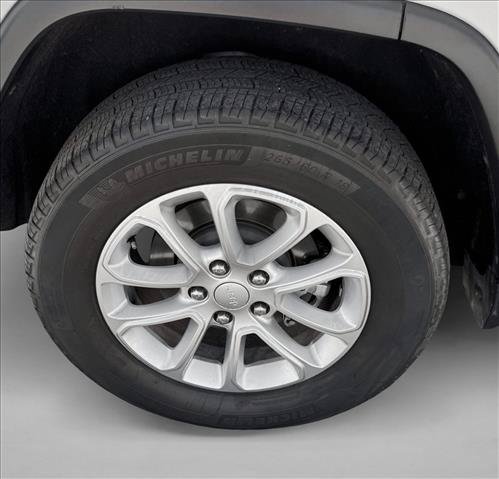 Used 2021 Jeep Grand Cherokee Laredo X AWD/4WD image 9