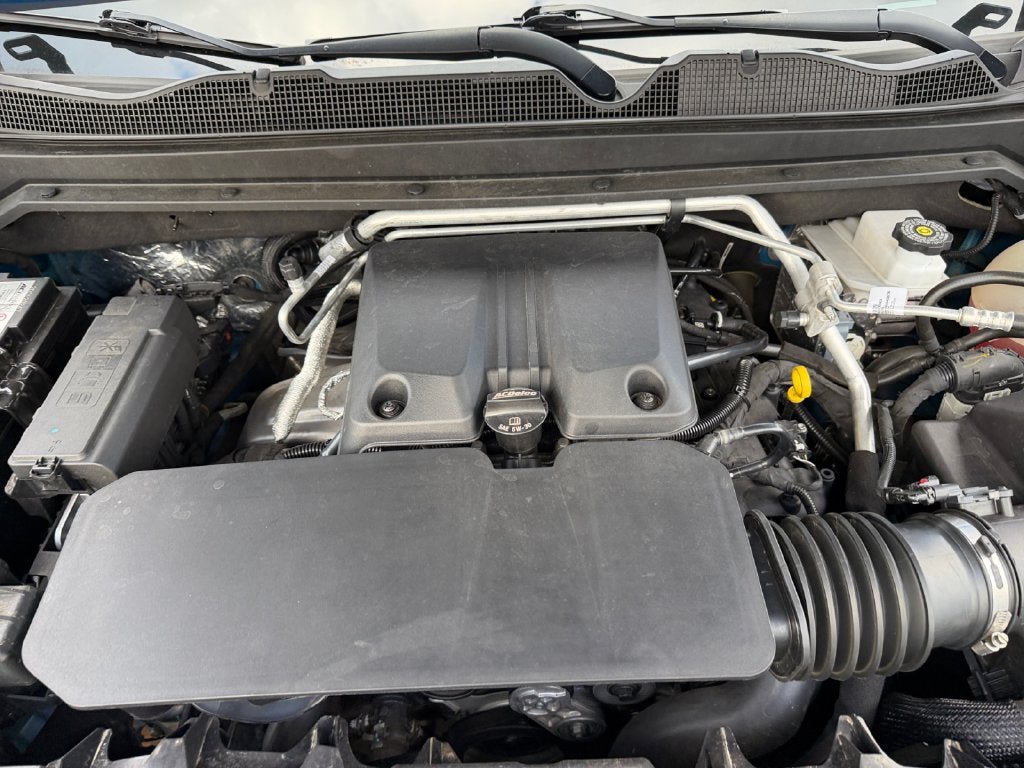 Used 2024 Chevrolet Colorado ZR2 w/ Technology Package AWD/4WD image 30