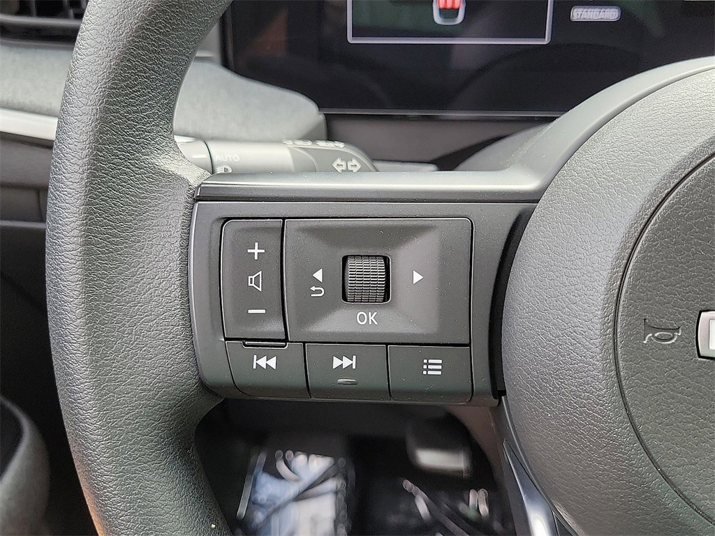 Certified 2025 Nissan Kicks SV image 4