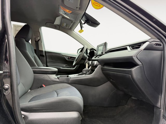 Used 2020 Toyota RAV4 LE image 15