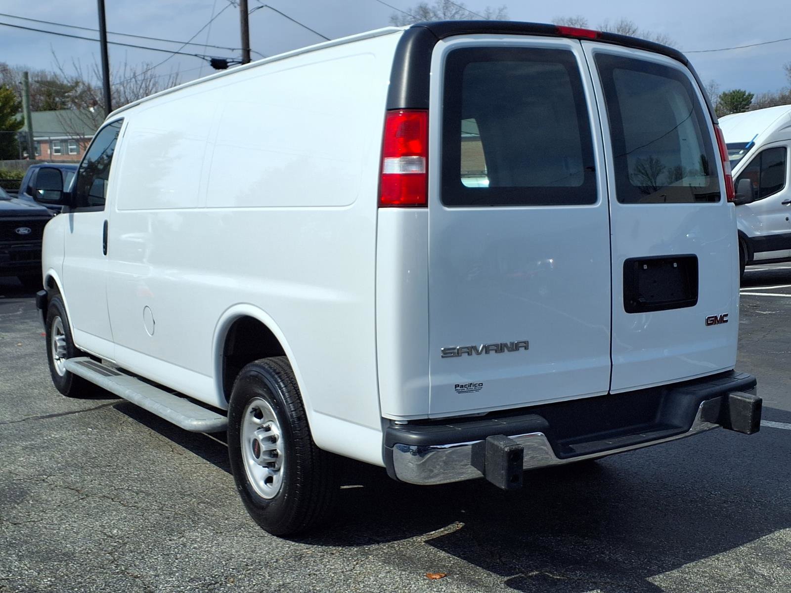Used 2024 GMC Savana 2500 w/ Driver Convenience Package image 5