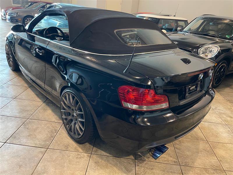 Used 2009 BMW 135i Convertible image 23