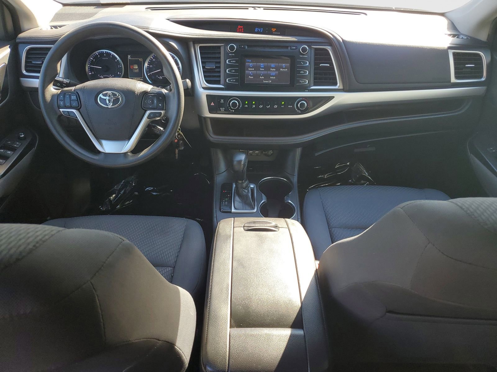 Used 2019 Toyota Highlander LE w/ Carpet Mat Package (TMS) image 9