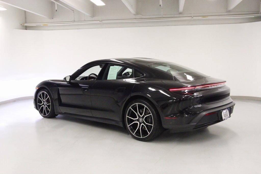 Used 2022 Porsche Taycan image 8