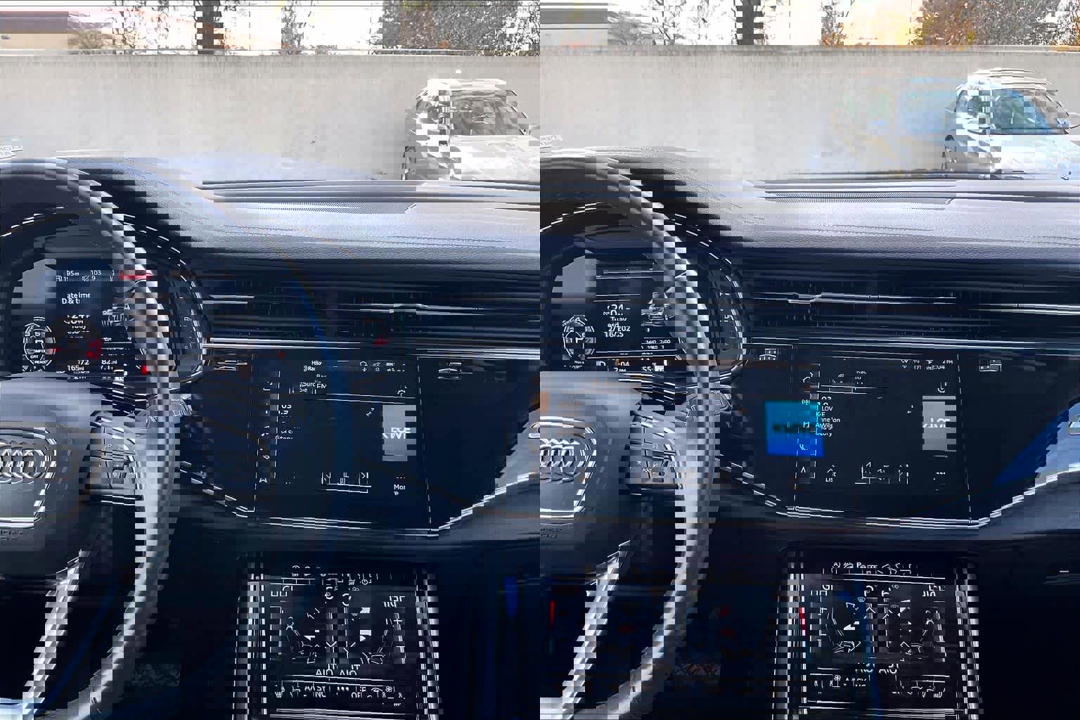 Used 2023 Audi Q7 3.0T Prestige image 9