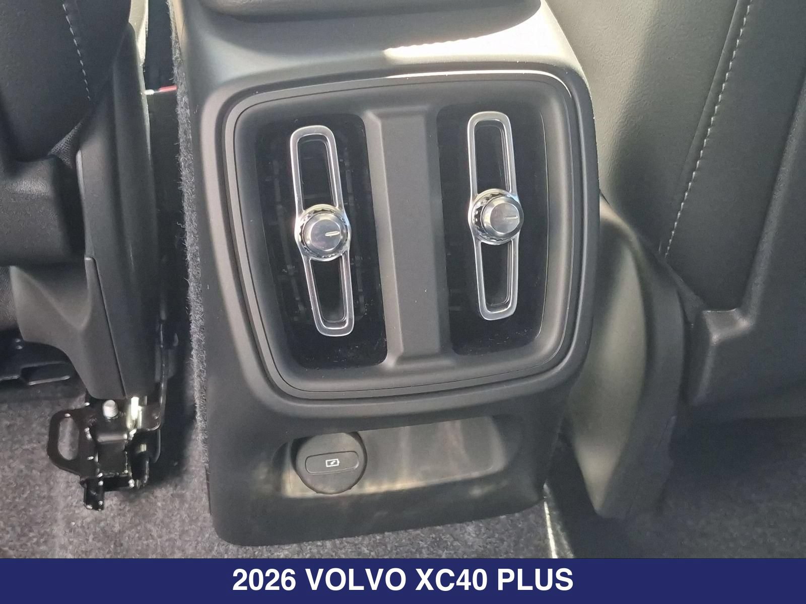 New 2026 Volvo XC40 B5 Plus AWD/4WD image 19