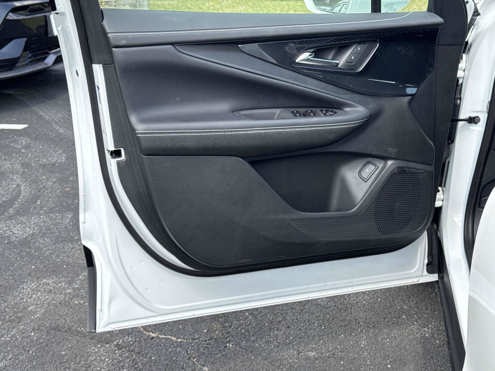 New 2025 Chevrolet Blazer EV LT AWD/4WD image 15