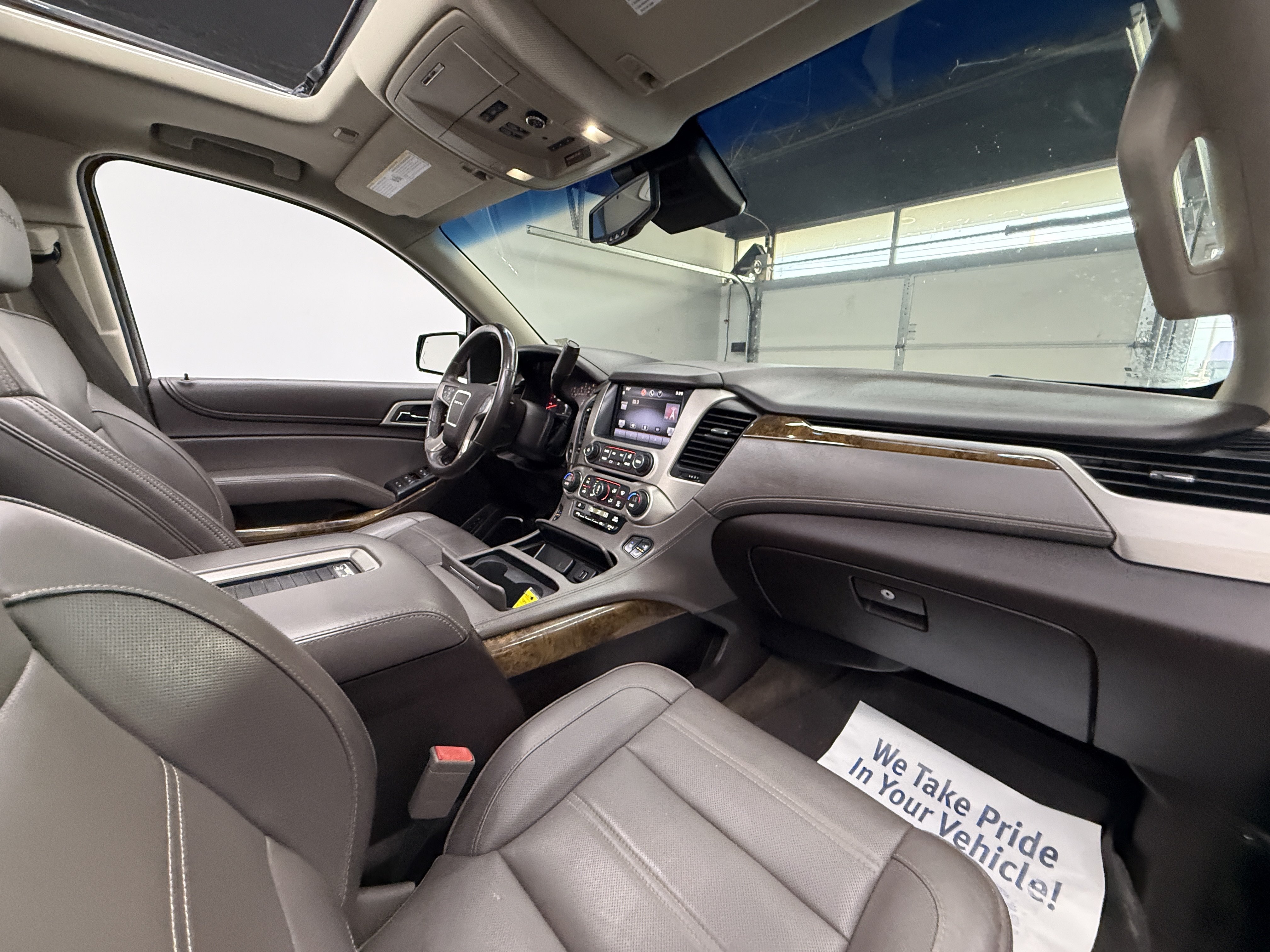 Used 2015 GMC Yukon Denali w/ Open Road Package AWD/4WD image 23