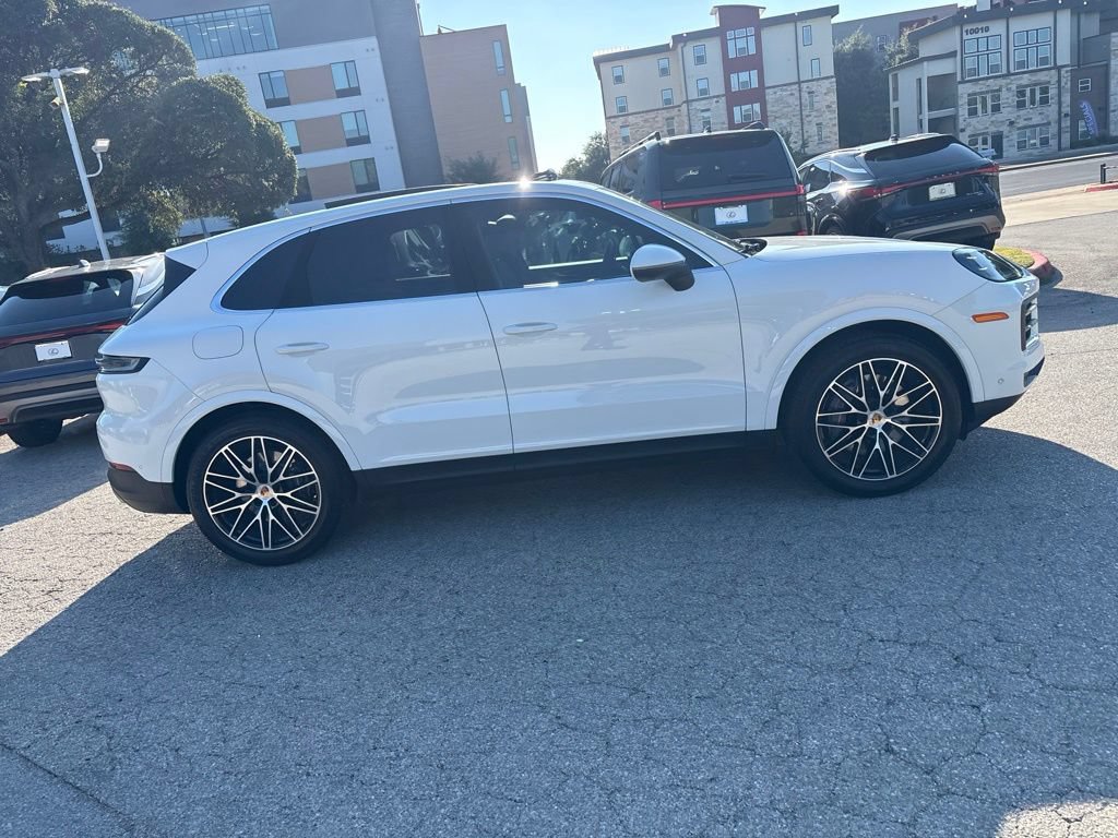 Used 2024 Porsche Cayenne AWD/4WD image 6