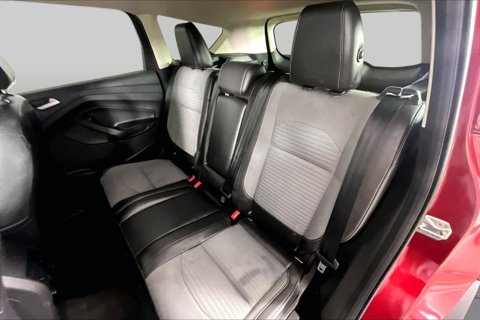 Used 2017 Ford Escape SE w/ Equipment Group 201A FWD image 19