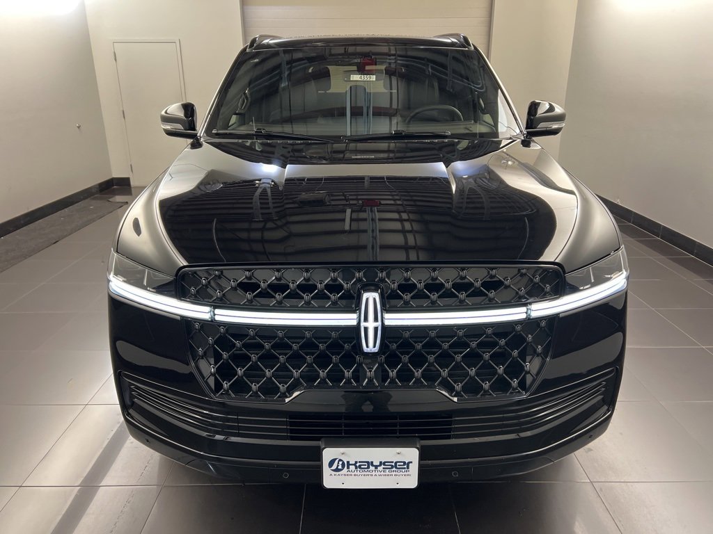 New 2025 Lincoln Navigator Reserve image 2