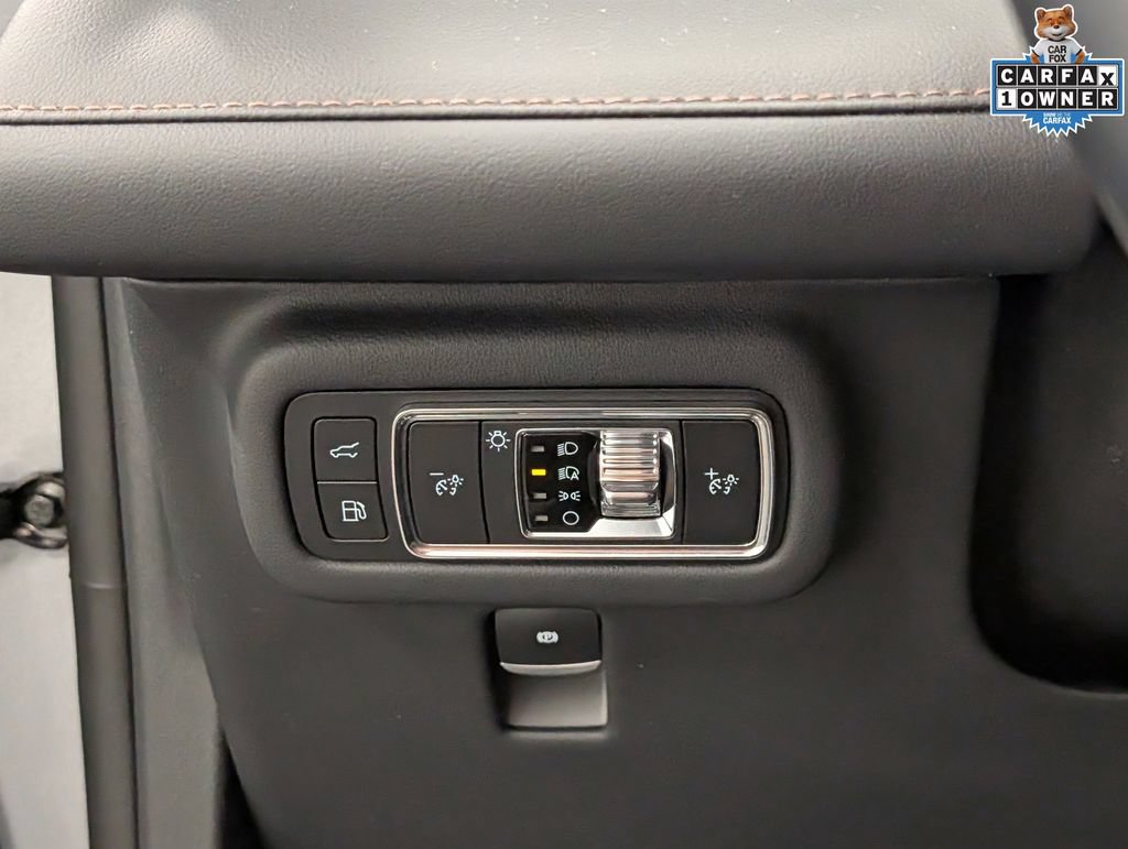 Used 2025 Lincoln Nautilus Reserve w/ Jet Appearance Package AWD/4WD image 23