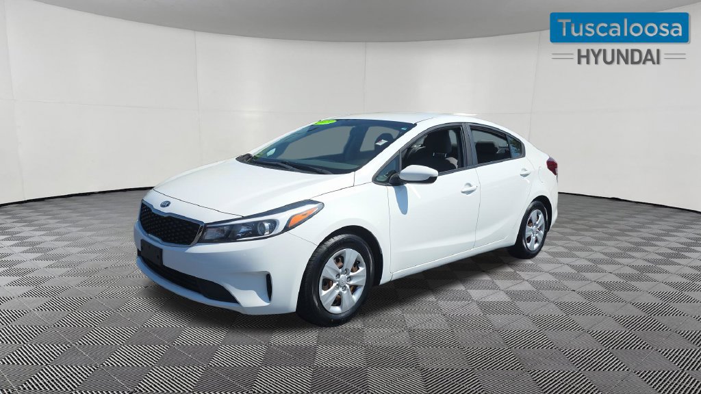 Used 2017 Kia Forte LX FWD image 3