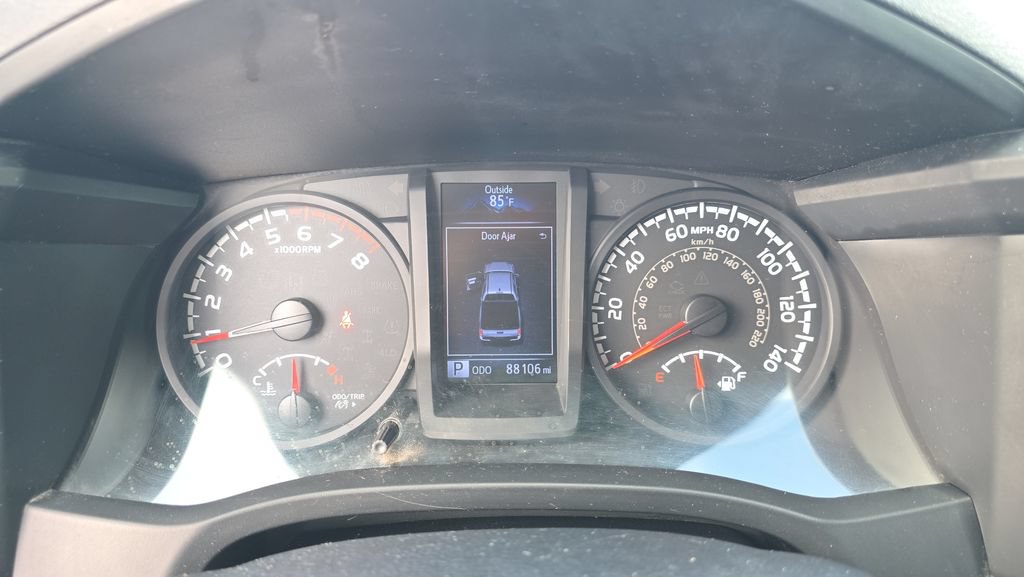 Used 2019 Toyota Tacoma SR w/ SR Convenience Package RWD image 21
