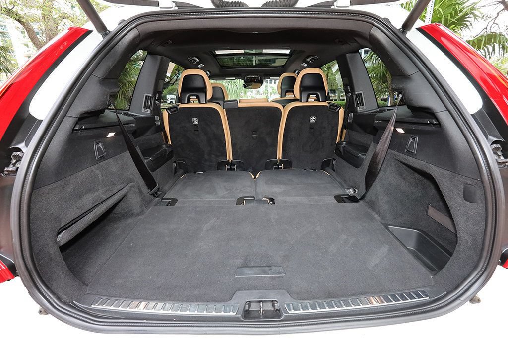 Used 2017 Volvo XC90 T6 Momentum w/ Vision Package AWD/4WD image 32