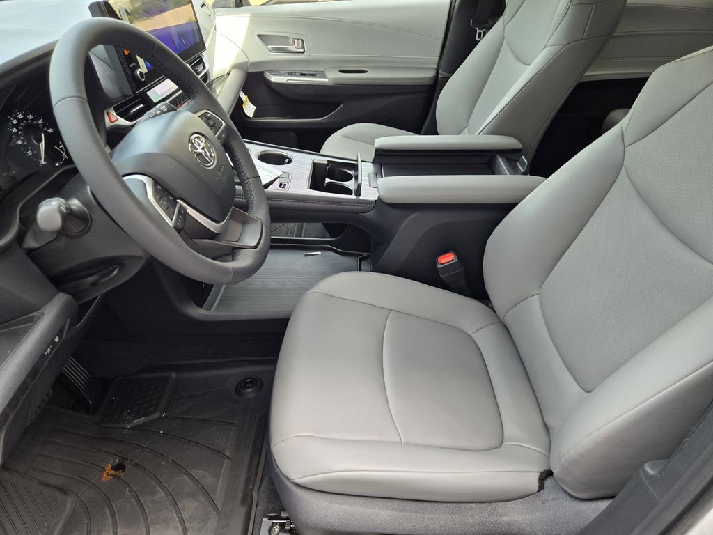 New 2026 Toyota Sienna XLE FWD image 8
