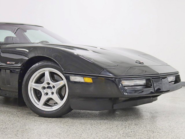 Used 1990 Chevrolet Corvette ZR-1 image 4