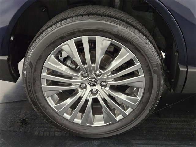 Used 2021 Toyota Venza Limited image 10