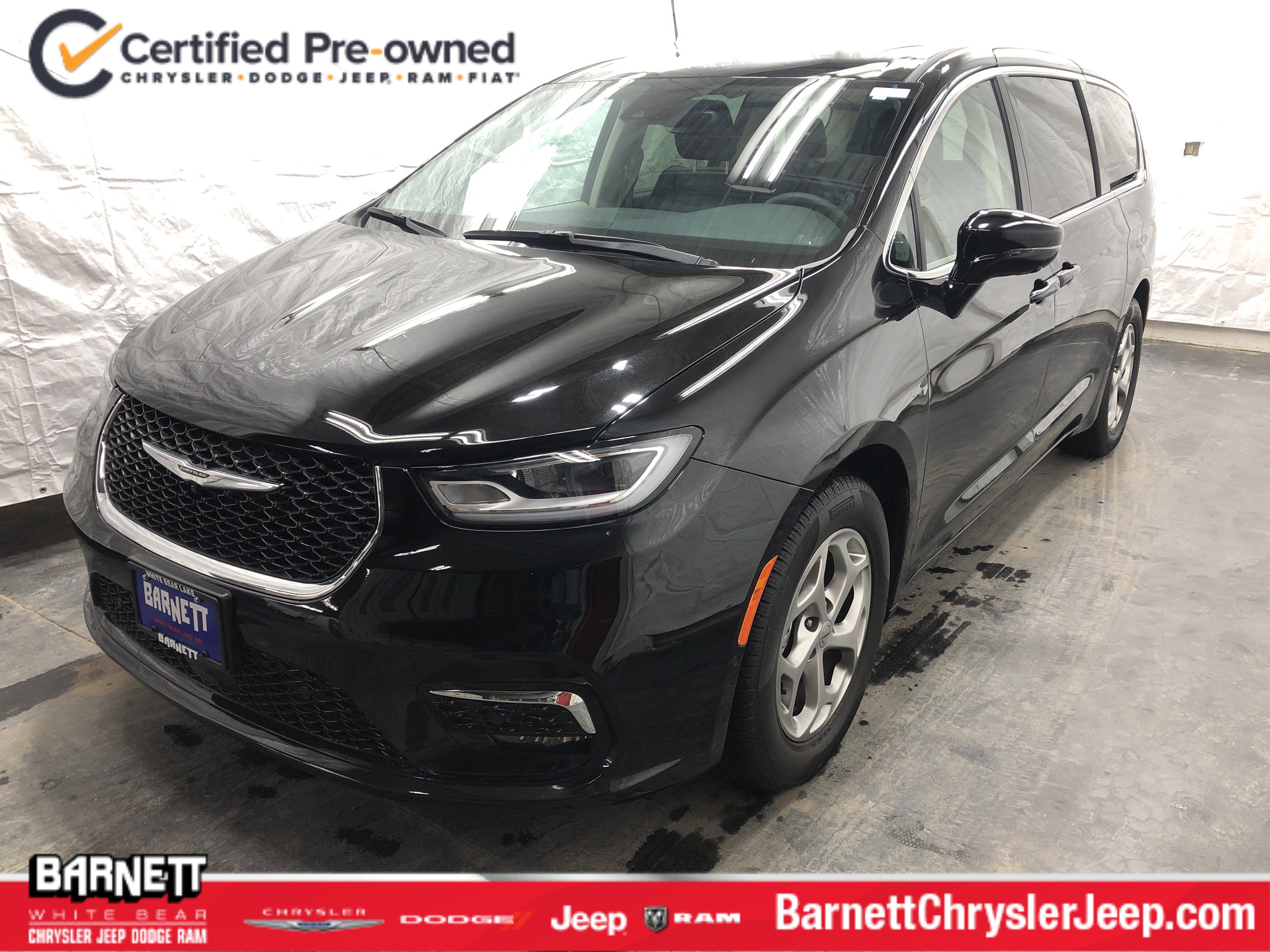 Certified 2024 Chrysler Pacifica Limited w/ Trailer Tow Group FWD image 1