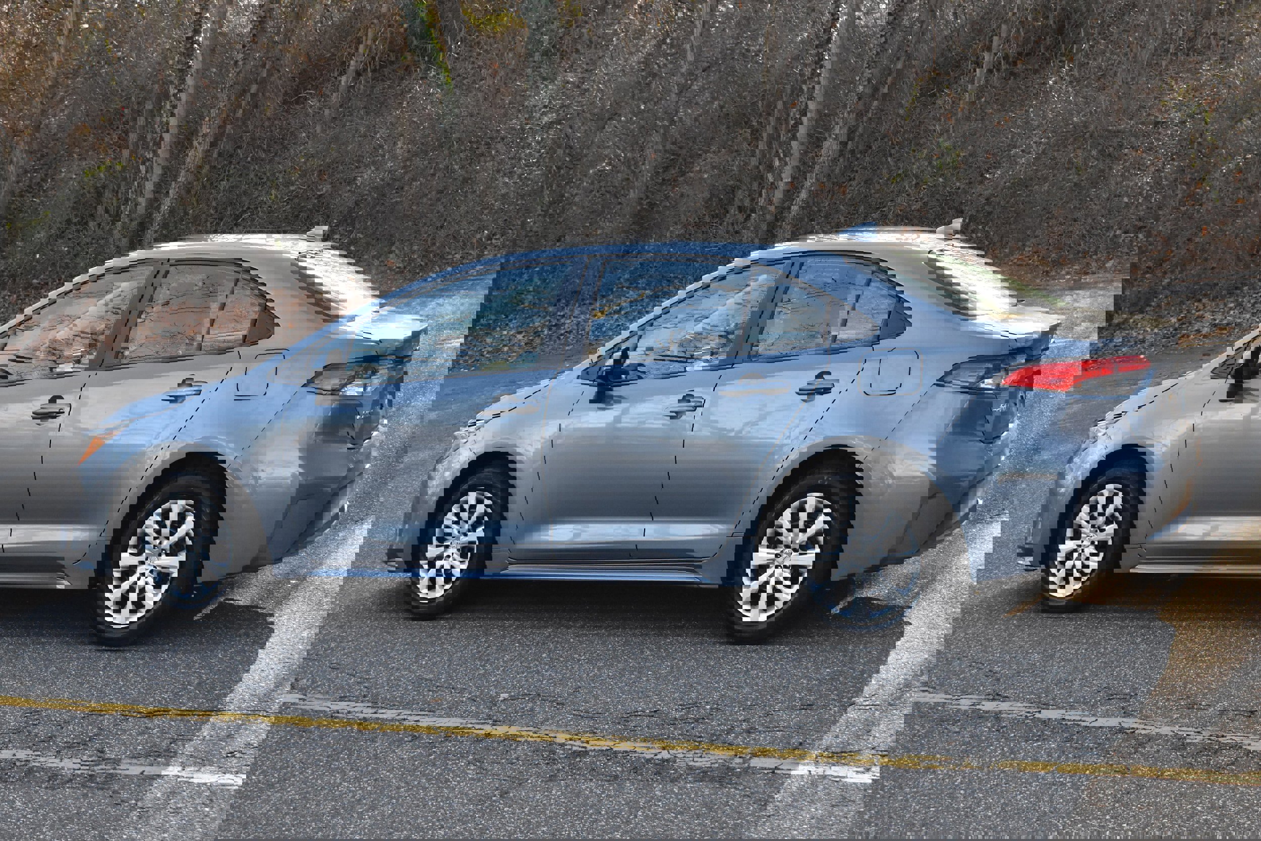 Used 2022 Toyota Corolla LE image 5