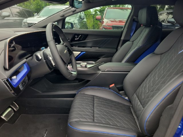 New 2027 Cadillac Optiq V w/ Deep Ocean Design Edition AWD/4WD image 7