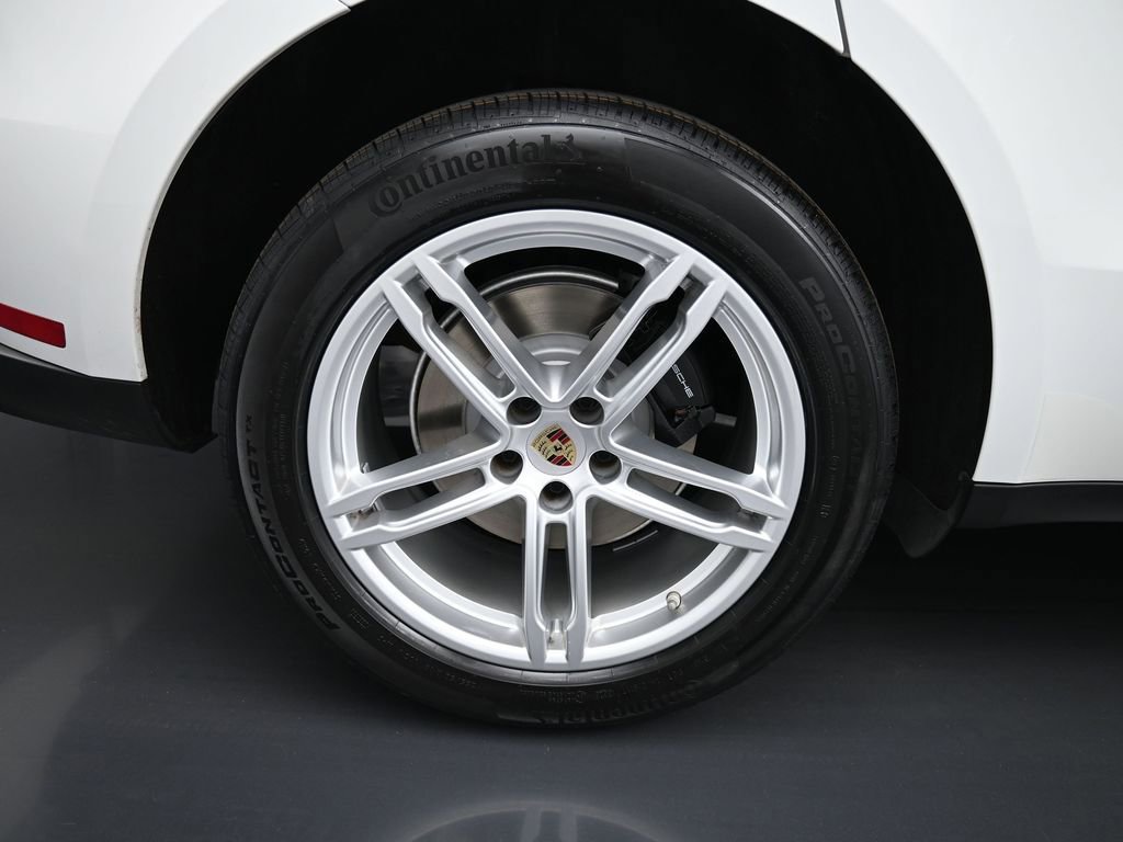 Certified 2023 Porsche Macan AWD/4WD image 9