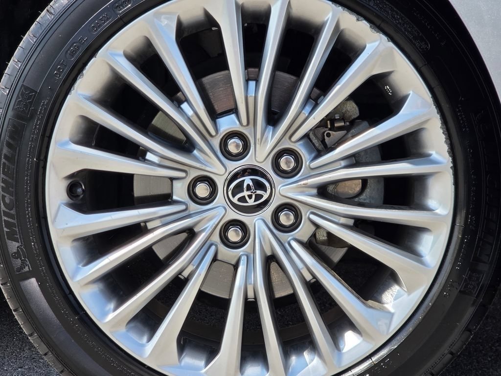 Used 2020 Toyota Avalon Limited w/ Advanced Safety Package FWD image 24
