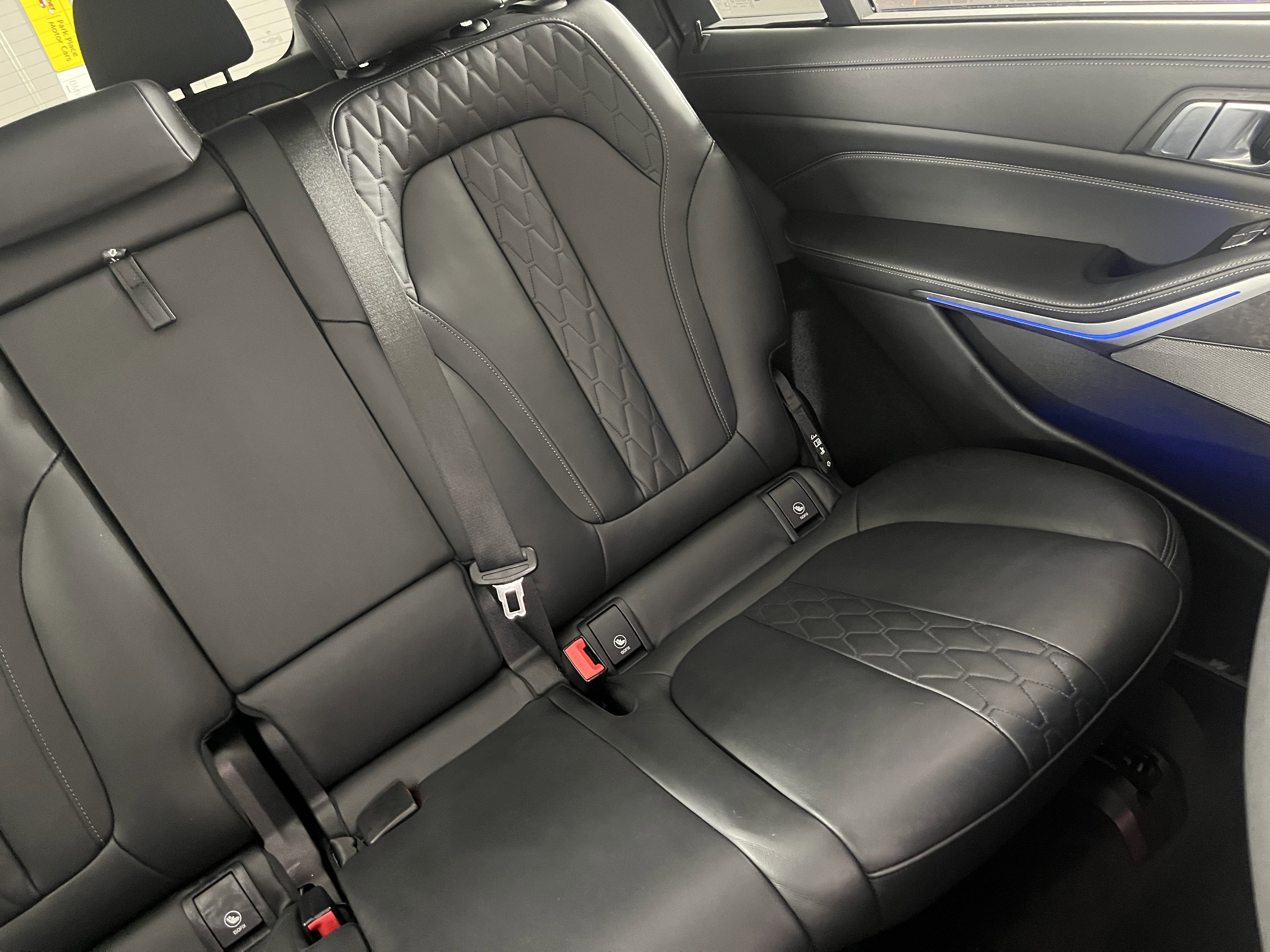 Used 2023 BMW X7 xDrive40i w/ M Sport Package image 23