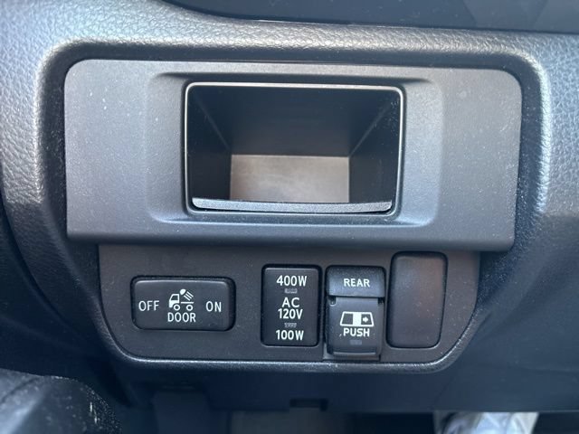 Used 2017 Toyota Tacoma TRD Off-Road w/ Tow Package (A/T) AWD/4WD image 15