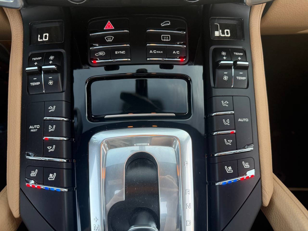 Used 2014 Porsche Cayenne Platinum Edition AWD/4WD image 20