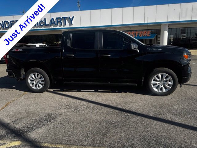 Used 2024 Chevrolet Silverado 1500 Custom AWD/4WD image 2