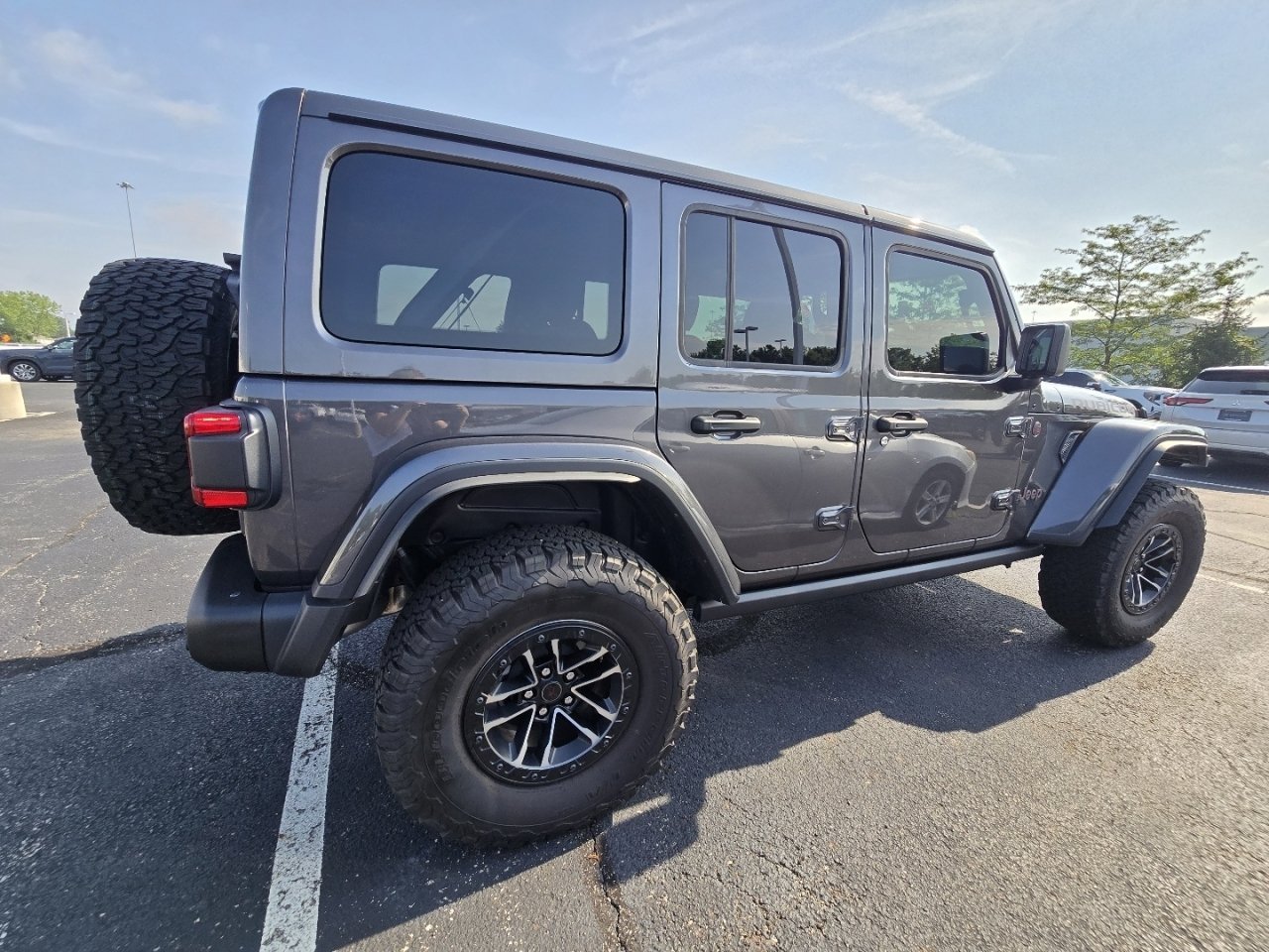 Used 2025 Jeep Wrangler Unlimited Rubicon AWD/4WD image 8