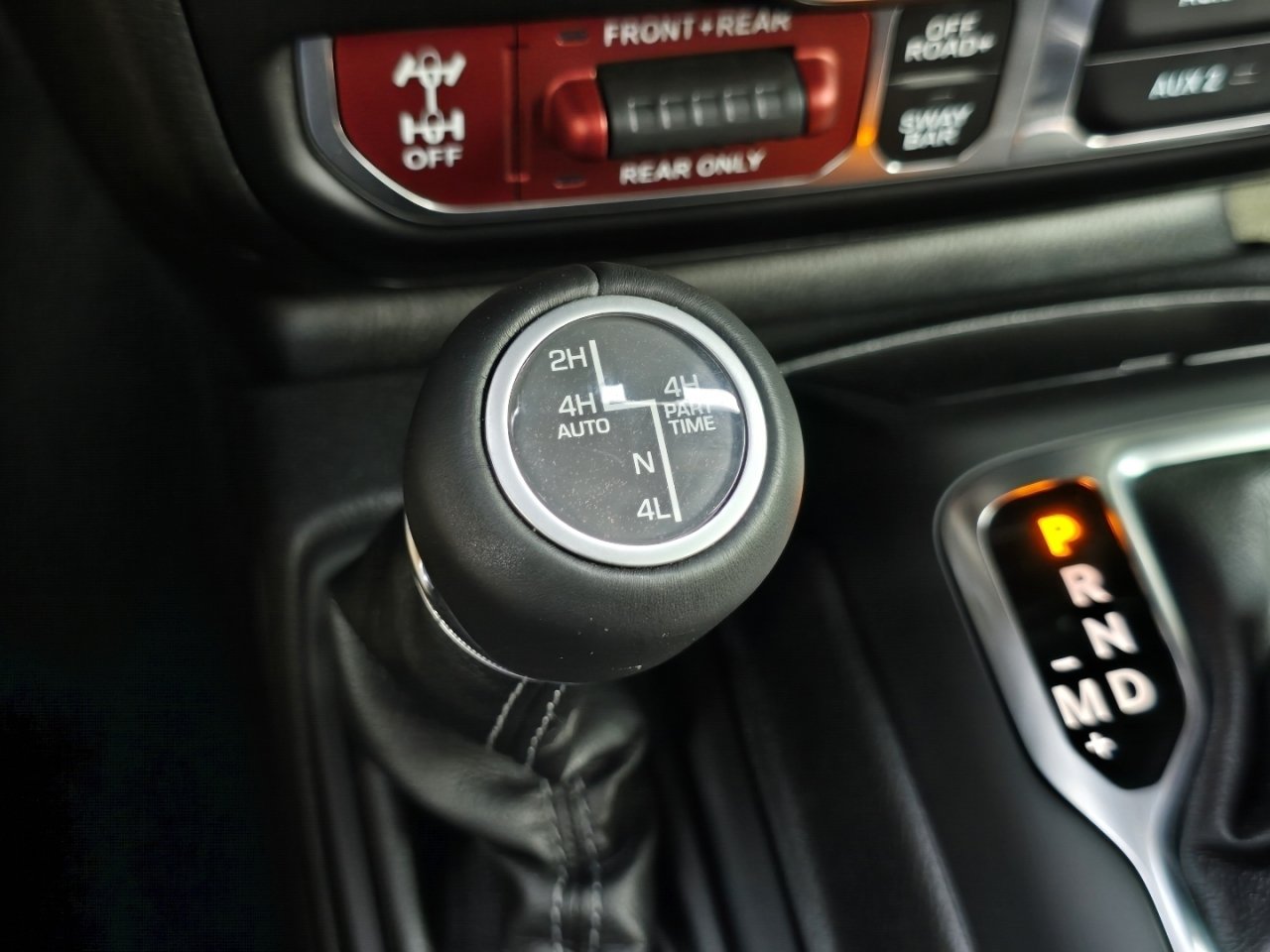 Used 2025 Jeep Wrangler Unlimited Rubicon AWD/4WD image 30
